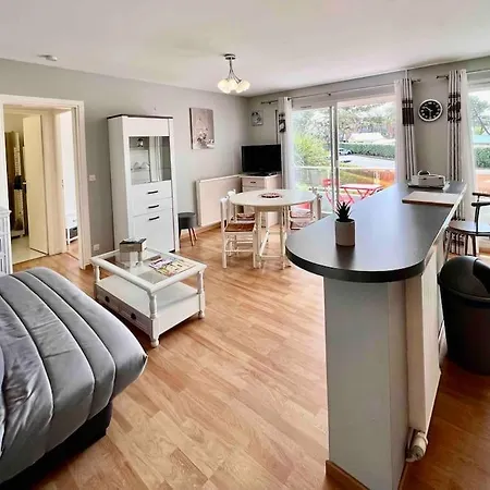Sur Le Port. Appartement *