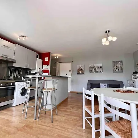 Appartement Sur Le Port. *
